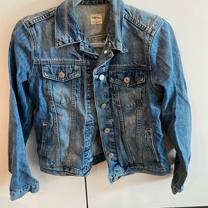 GAP DENIM JACKET CLOSET STAPLE